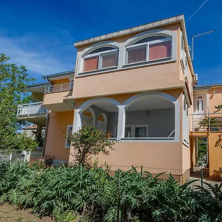 Lucija * Kaštela